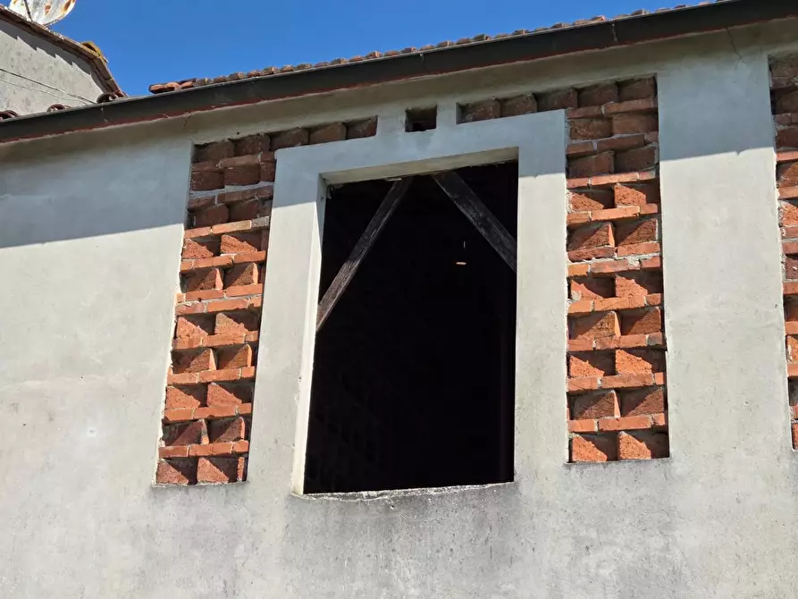 Immagine 23 di Rustico / casale in vendita  a Capannori