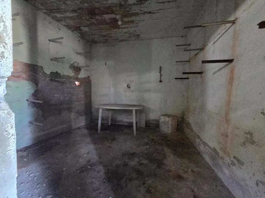 Immagine 8 di Rustico / casale in vendita  a Capannori