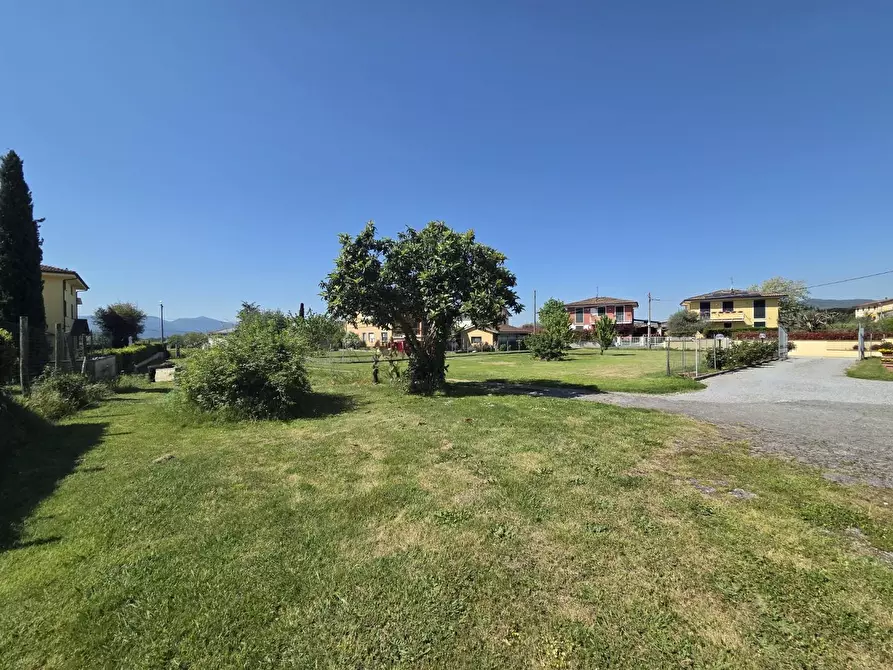 Immagine 25 di Rustico / casale in vendita  a Capannori