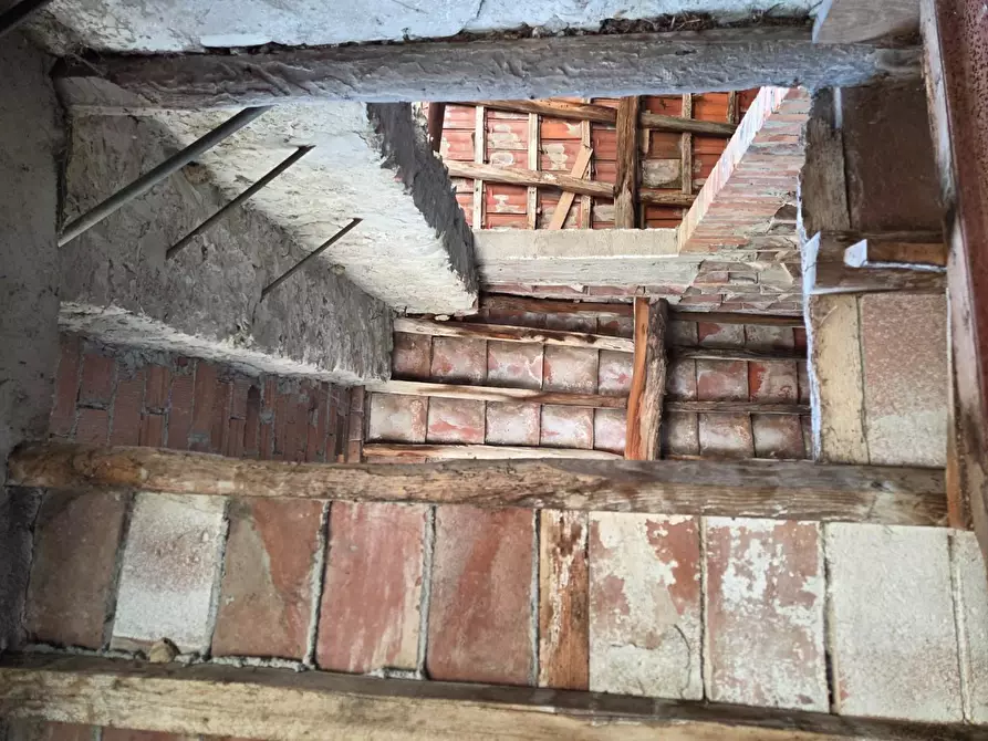 Immagine 20 di Rustico / casale in vendita  a Capannori