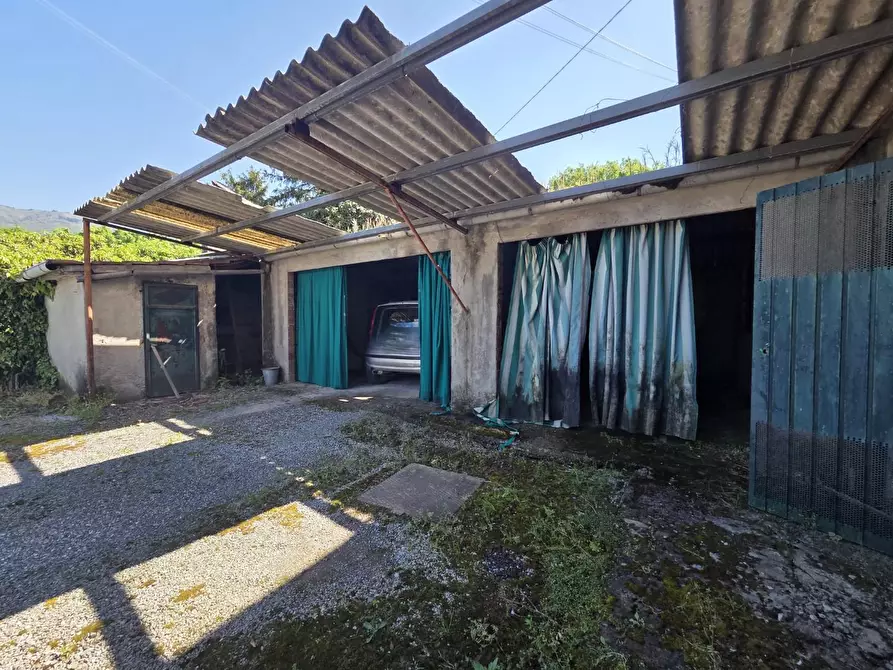 Immagine 5 di Rustico / casale in vendita  a Capannori