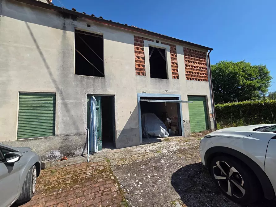 Immagine 13 di Rustico / casale in vendita  a Capannori