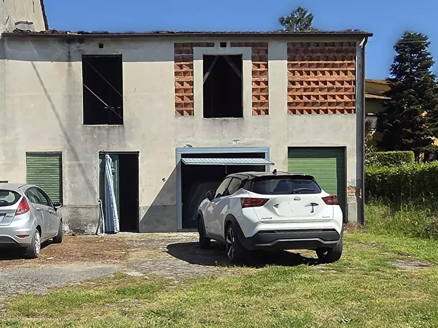 Immagine 26 di Rustico / casale in vendita  a Capannori