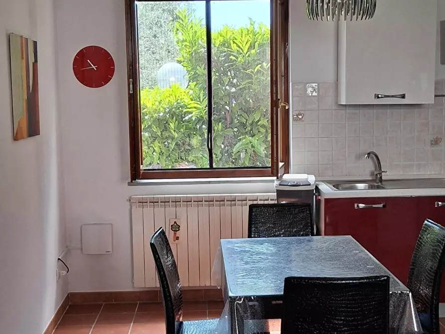 Immagine 3 di Appartamento in vendita  a Lucca