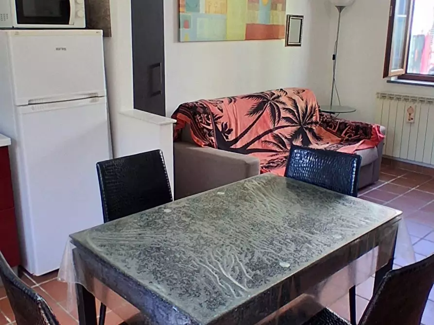 Immagine 10 di Appartamento in vendita  a Lucca