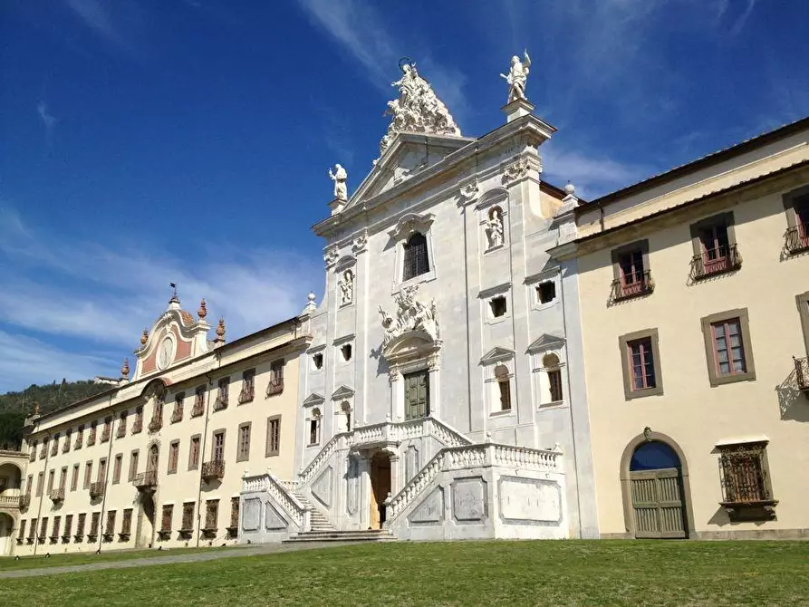 Immagine 1 di Casa colonica in vendita  a Calci