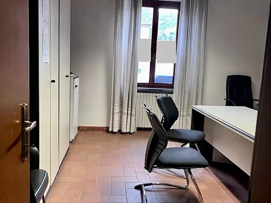 Immagine 1 di Ufficio in affitto  a San Giuliano Terme