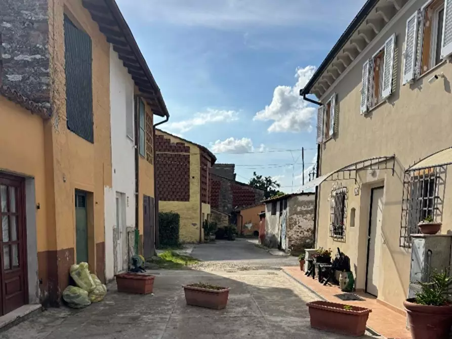 Immagine 1 di Terratetto in vendita  a Lucca