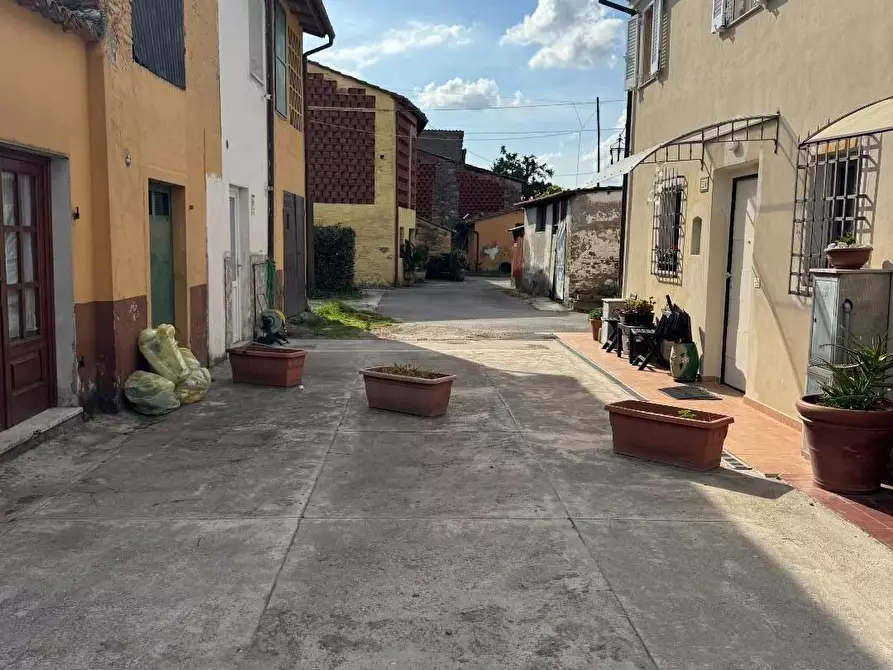 Immagine 1 di Terratetto in vendita  a Lucca