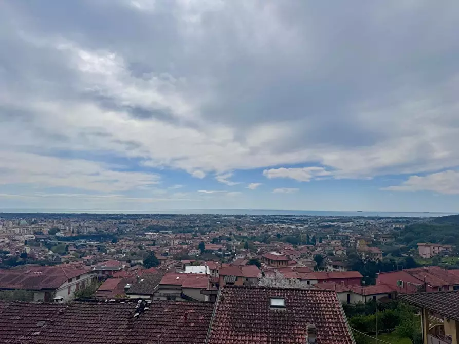 Immagine 36 di Villetta a schiera in vendita  a Massa