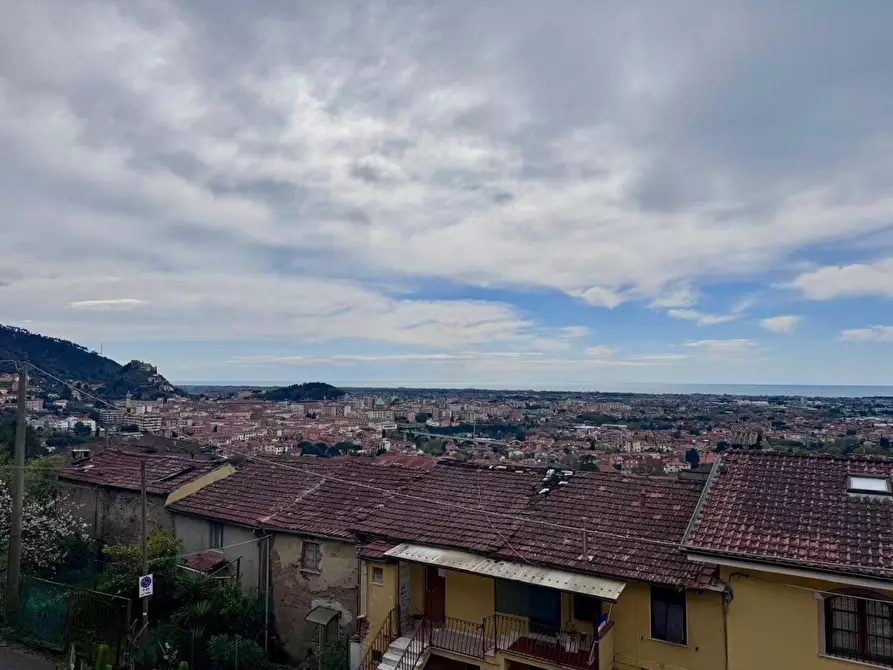 Immagine 2 di Villetta a schiera in vendita  a Massa