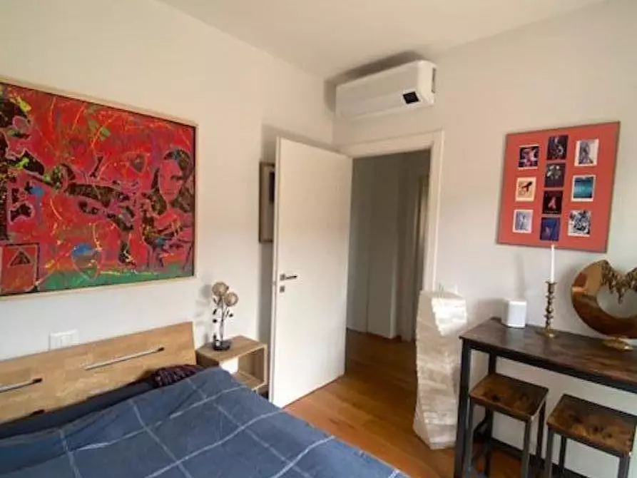 Immagine 30 di Appartamento in vendita  a Lucca
