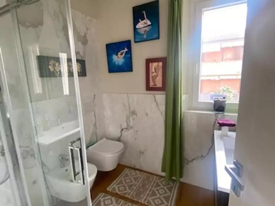 Immagine 26 di Appartamento in vendita  a Lucca