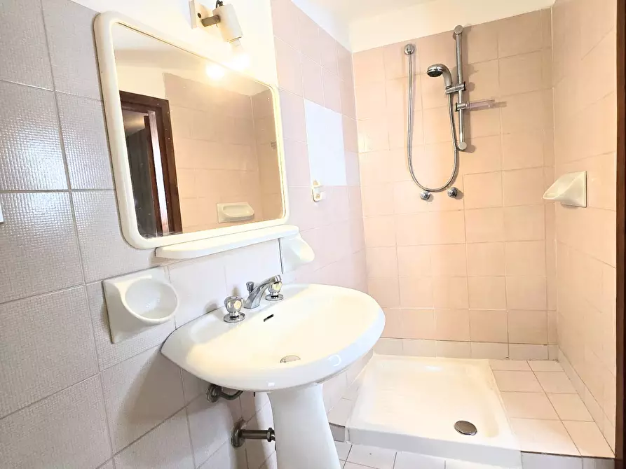Immagine 3 di Casa semindipendente in vendita  a Carrara