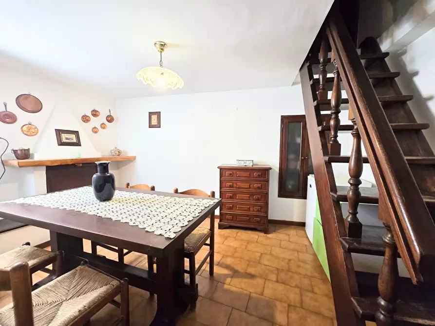 Immagine 1 di Casa semindipendente in vendita  a Carrara