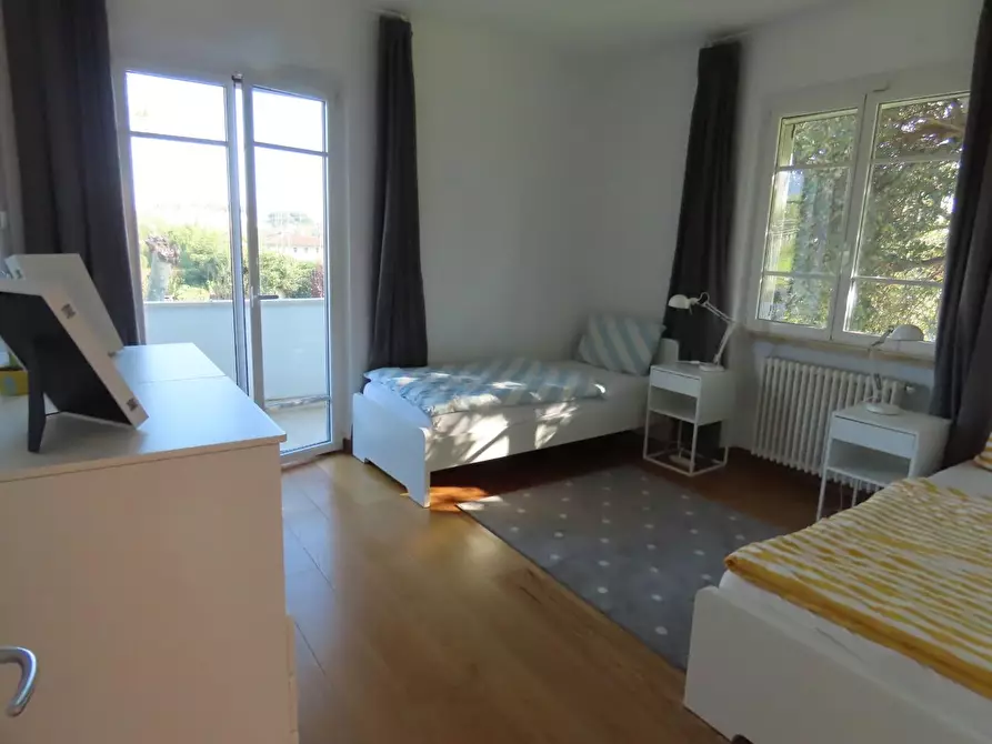 Immagine 33 di Casa trifamiliare in affitto  a Massa