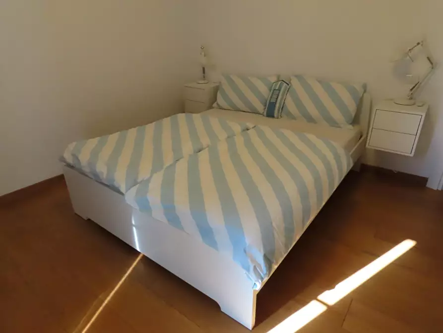 Immagine 24 di Casa trifamiliare in affitto  a Massa