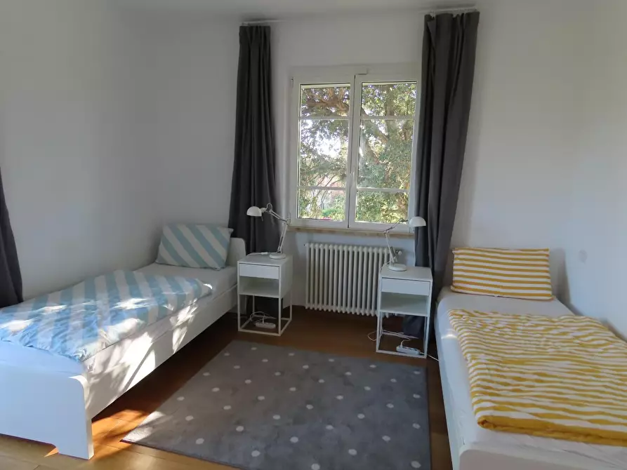 Immagine 34 di Casa trifamiliare in affitto  a Massa