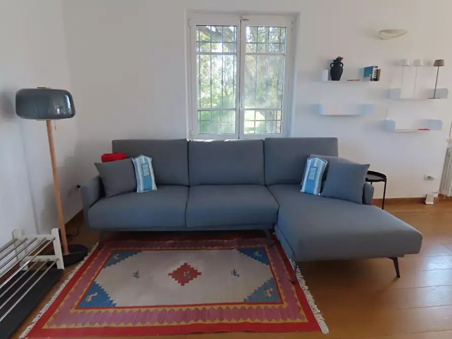 Immagine 19 di Casa trifamiliare in affitto  a Massa