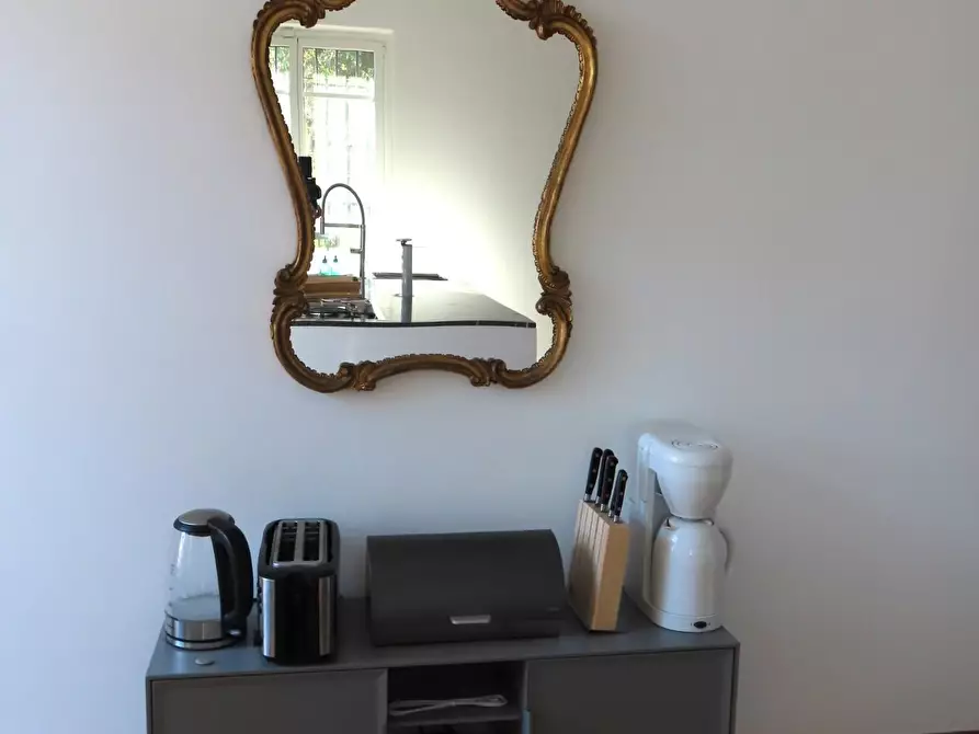 Immagine 18 di Casa trifamiliare in affitto  a Massa