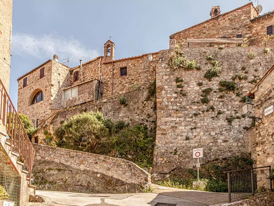 Immagine 2 di Appartamento in vendita  a Pomarance