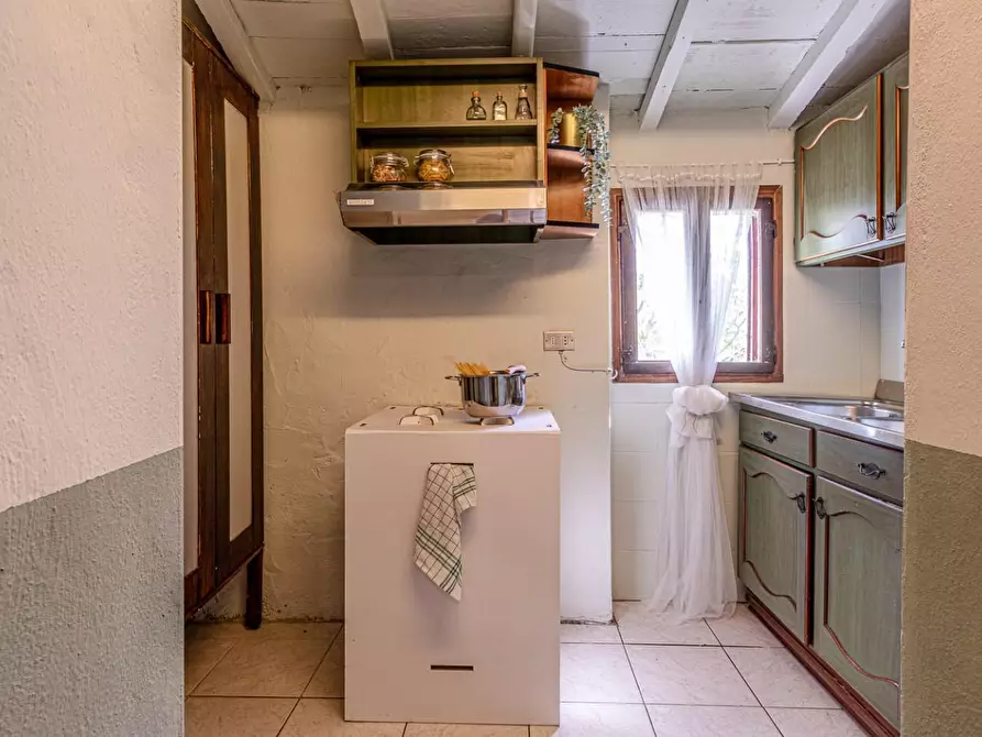 Immagine 15 di Appartamento in vendita  a Pomarance