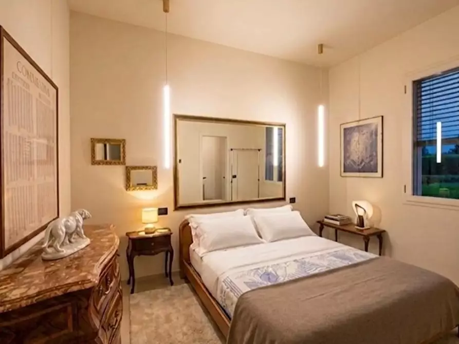 Immagine 6 di Villa in affitto  a Massa
