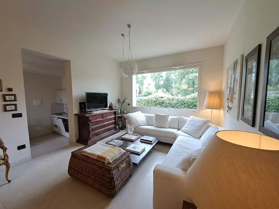 Immagine 4 di Villa in affitto  a Massa