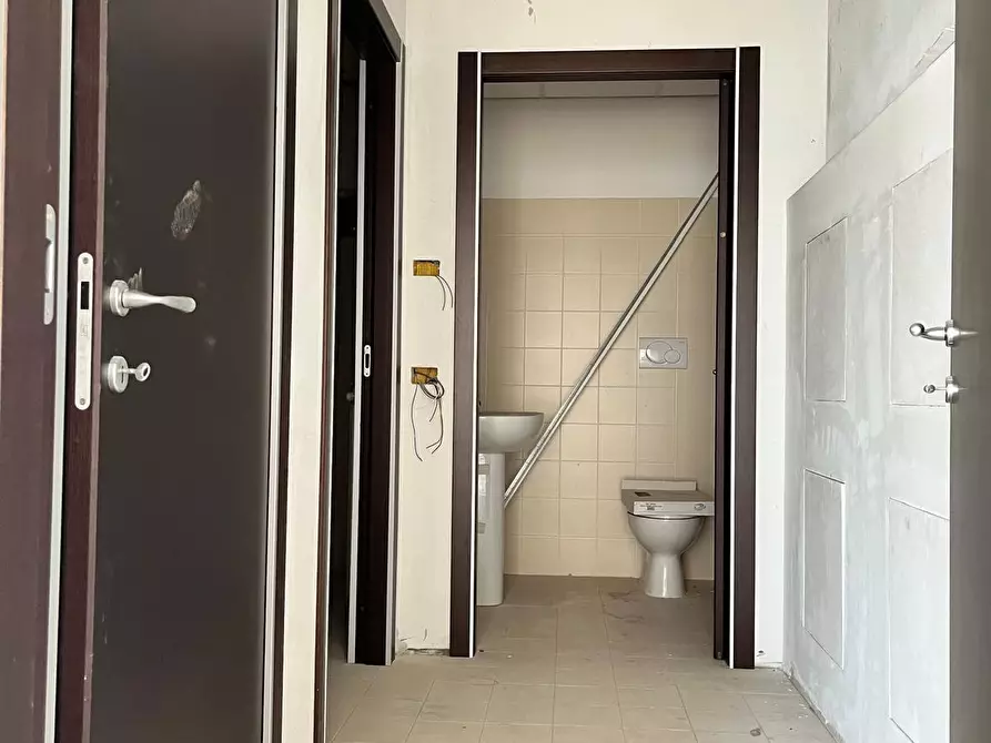 Immagine 13 di Ufficio in vendita  a Quarrata