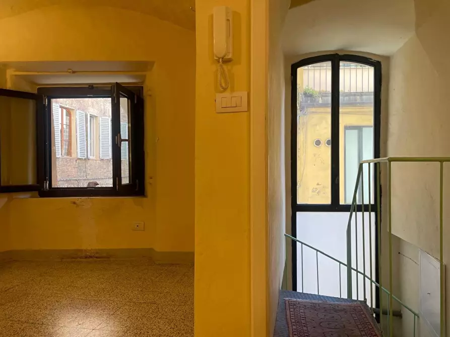 Immagine 8 di Appartamento in vendita  a Siena