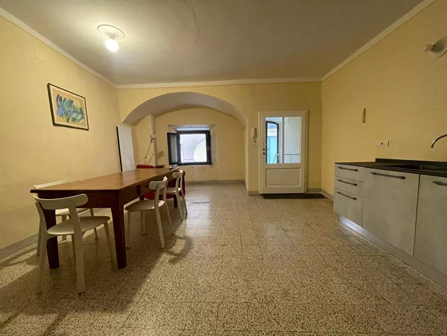 Immagine 2 di Appartamento in vendita  a Siena