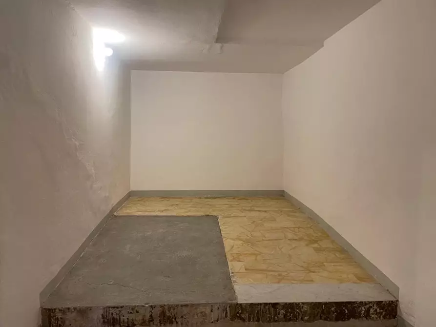Immagine 16 di Appartamento in vendita  a Siena