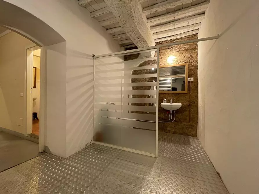 Immagine 12 di Appartamento in vendita  a Siena