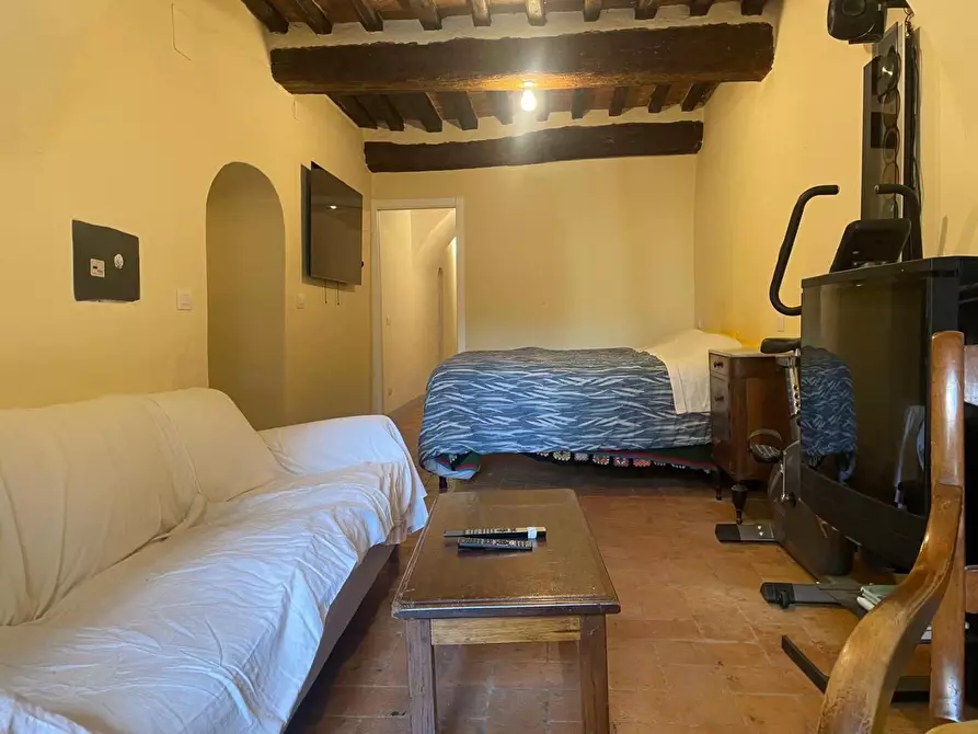 Immagine 23 di Appartamento in vendita  a Siena