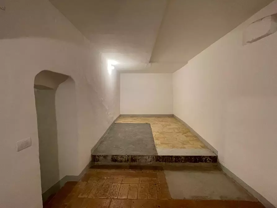 Immagine 17 di Appartamento in vendita  a Siena