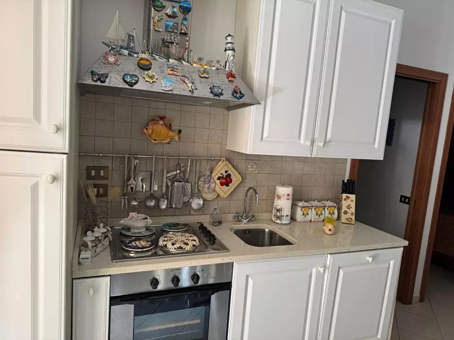 Immagine 4 di Appartamento in vendita  a Montignoso