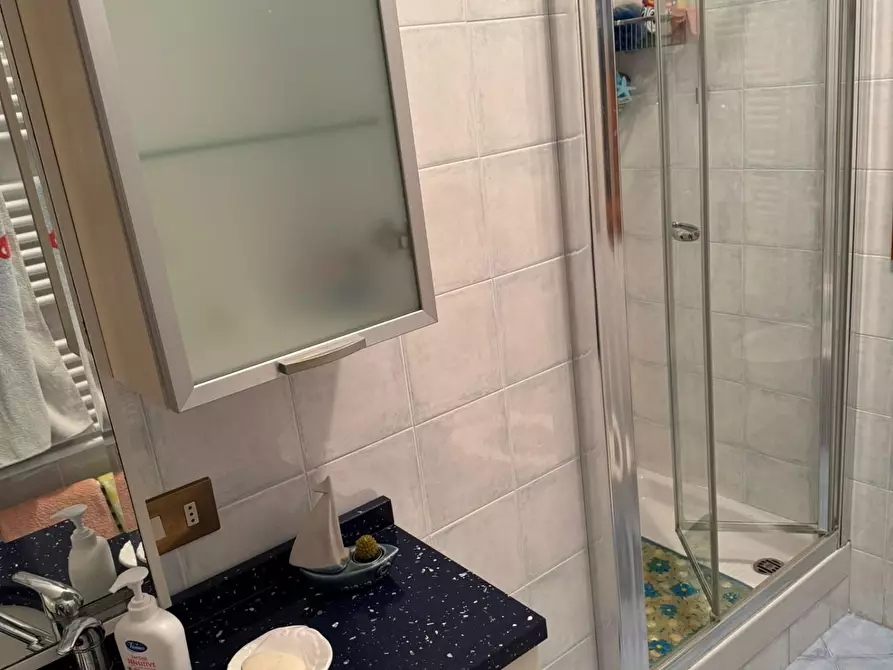 Immagine 8 di Appartamento in vendita  a Montignoso