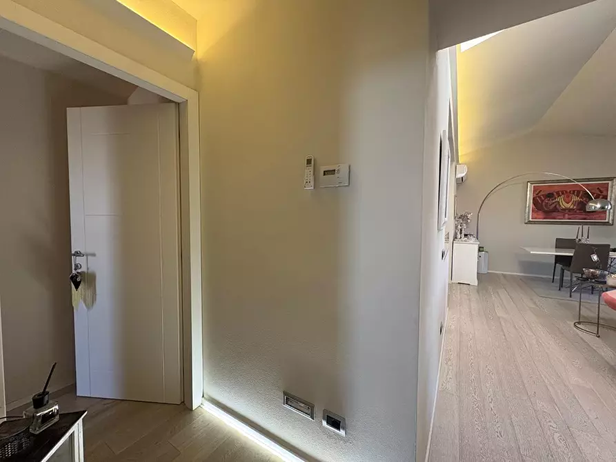 Immagine 40 di Mansarda in vendita  a San Giuliano Terme