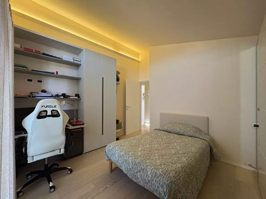 Immagine 30 di Mansarda in vendita  a San Giuliano Terme