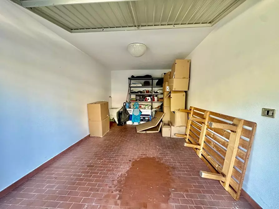 Immagine 21 di Appartamento in vendita  a Carrara