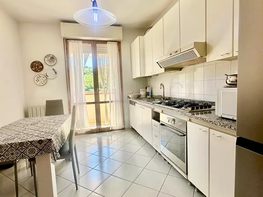 Immagine 26 di Appartamento in vendita  a Carrara