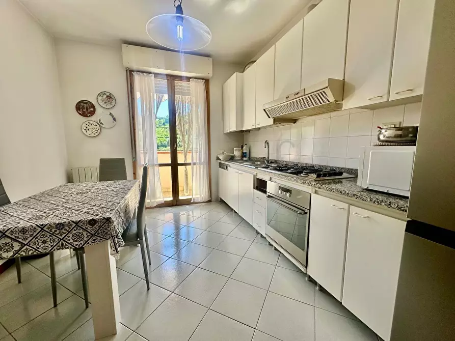 Immagine 12 di Appartamento in vendita  a Carrara