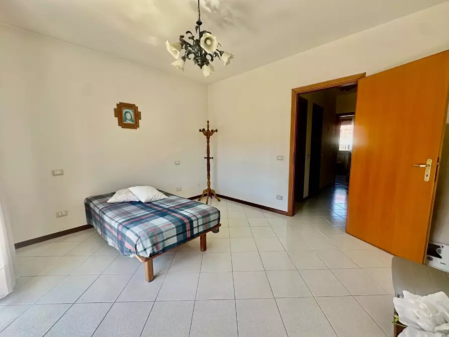 Immagine 13 di Appartamento in vendita  a Carrara