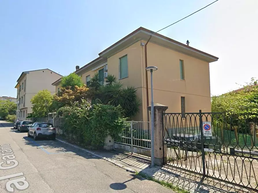 Immagine 2 di Appartamento in vendita  a Pisa