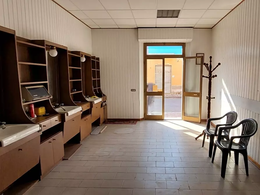 Immagine 1 di Locale commerciale in vendita  a Casciana Terme Lari