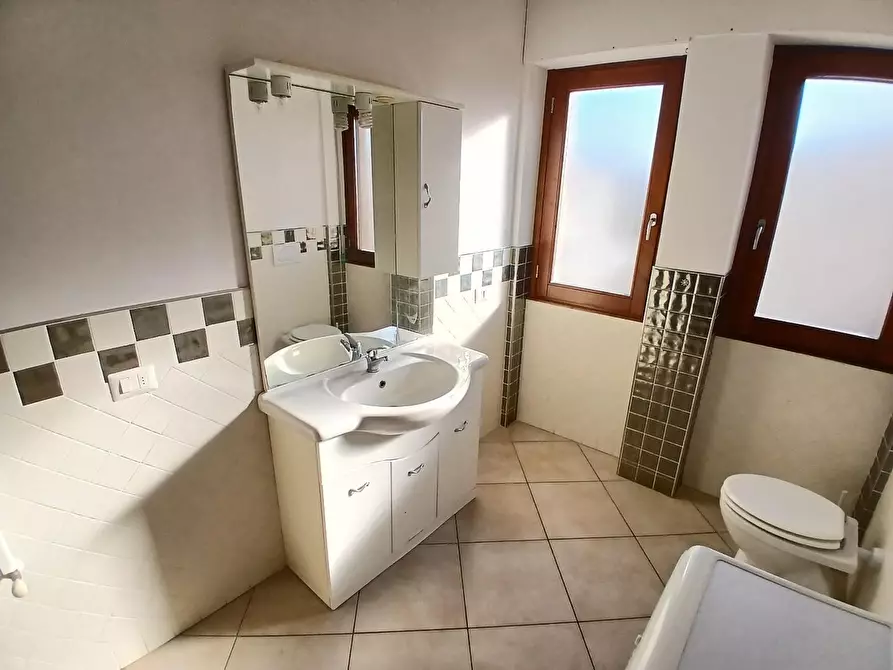 Immagine 21 di Appartamento in vendita  a Rosignano Marittimo