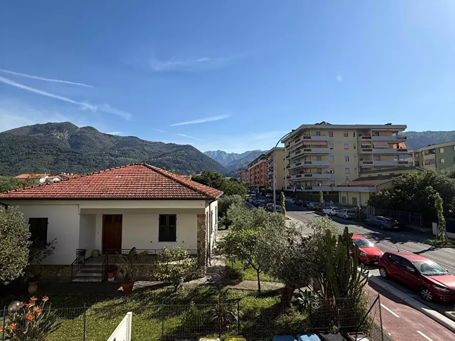 Immagine 43 di Appartamento in vendita  a Massa