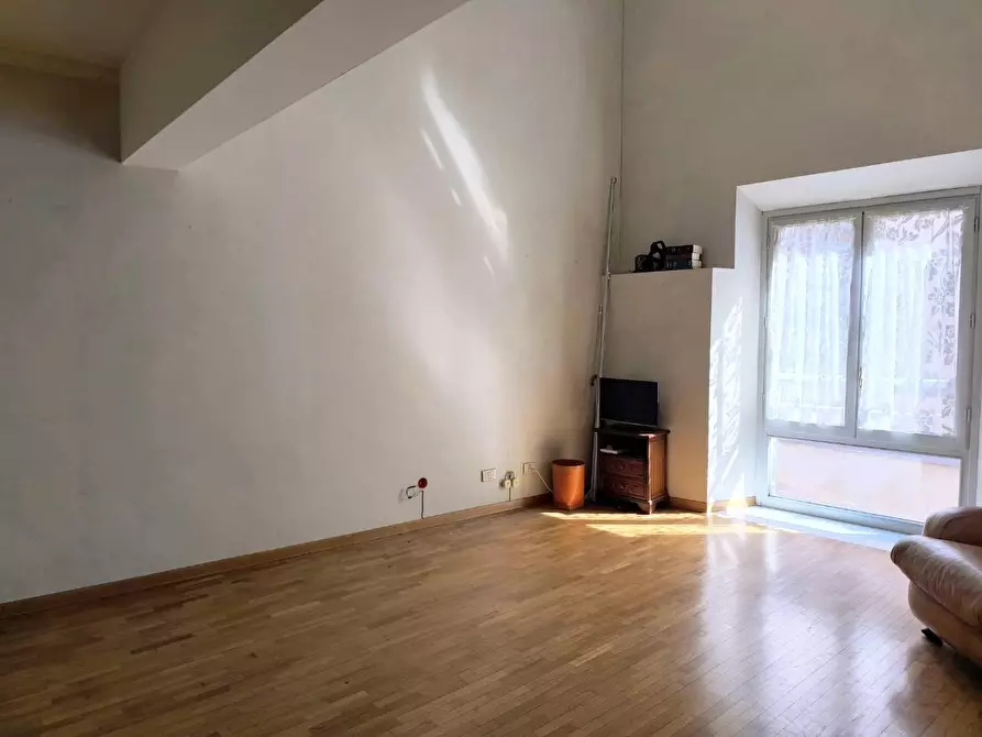 Immagine 10 di Appartamento in vendita  a Siena