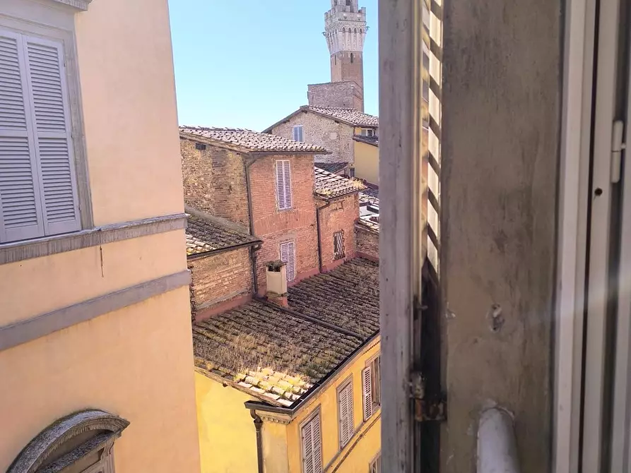Immagine 12 di Appartamento in vendita  a Siena