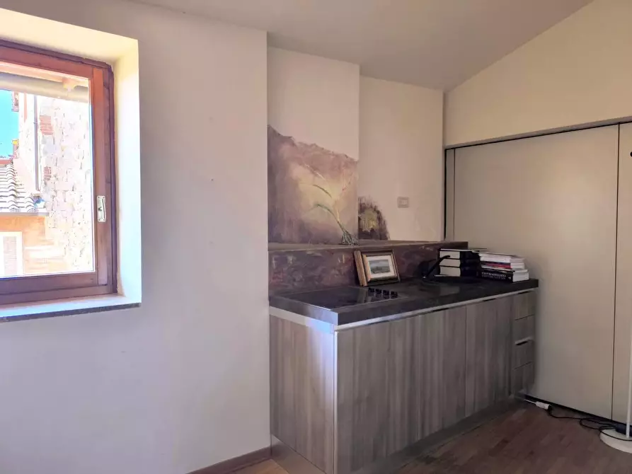 Immagine 16 di Appartamento in vendita  a Siena